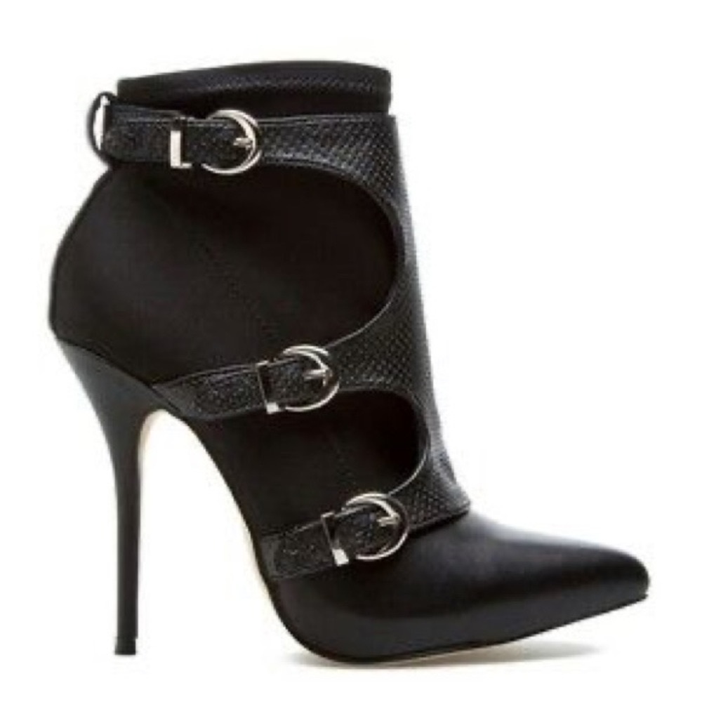 Black heeled bootie - Shoedazzle- Dalena